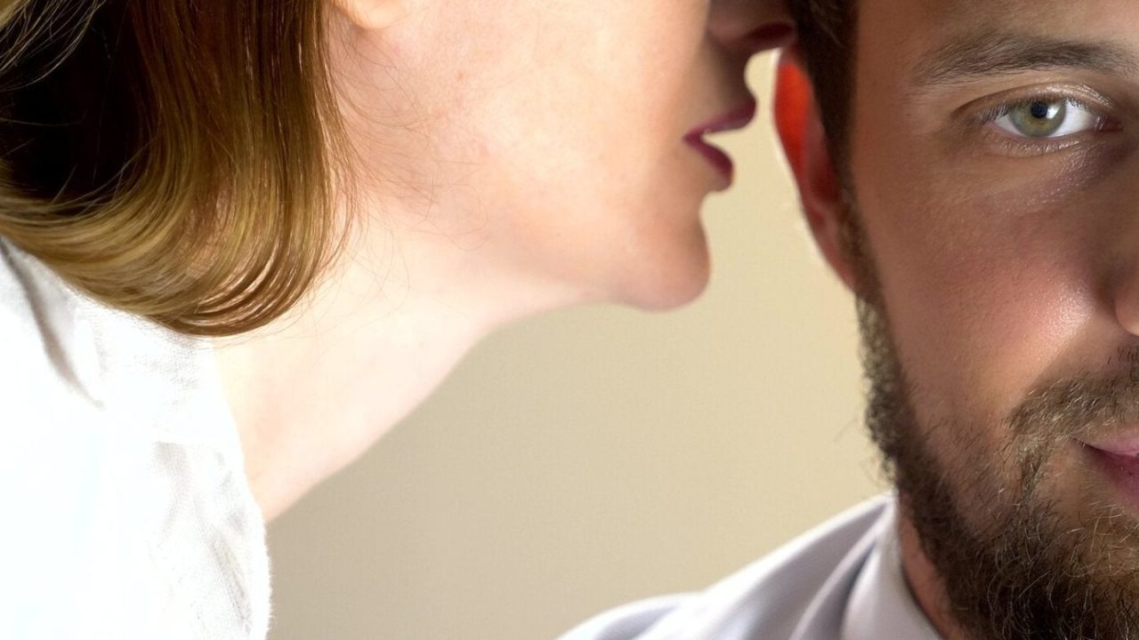 10 frases picantes para seducir a los hombres casados y convertirte en la amante perfecta