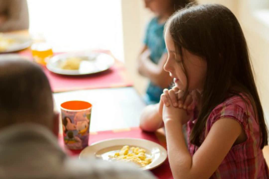 10 frases poderosas para bendecir la mesa y agradecer los alimentos