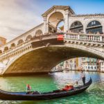 descubre las mas bellas y romanticas frases de venecia la ciudad del amor y los canales