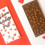 encantadoras frases para acompanar tus regalos de chocolate a una mujer