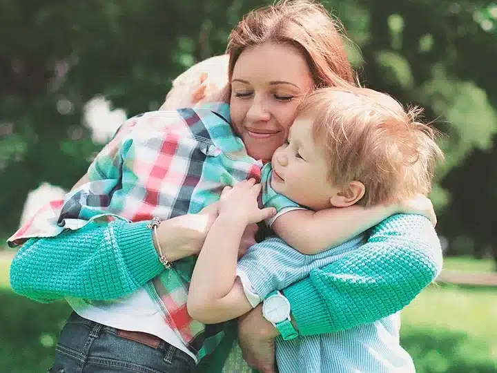 32 frases de una madre orgullosa el amor infinito de una mama hacia sus hijos