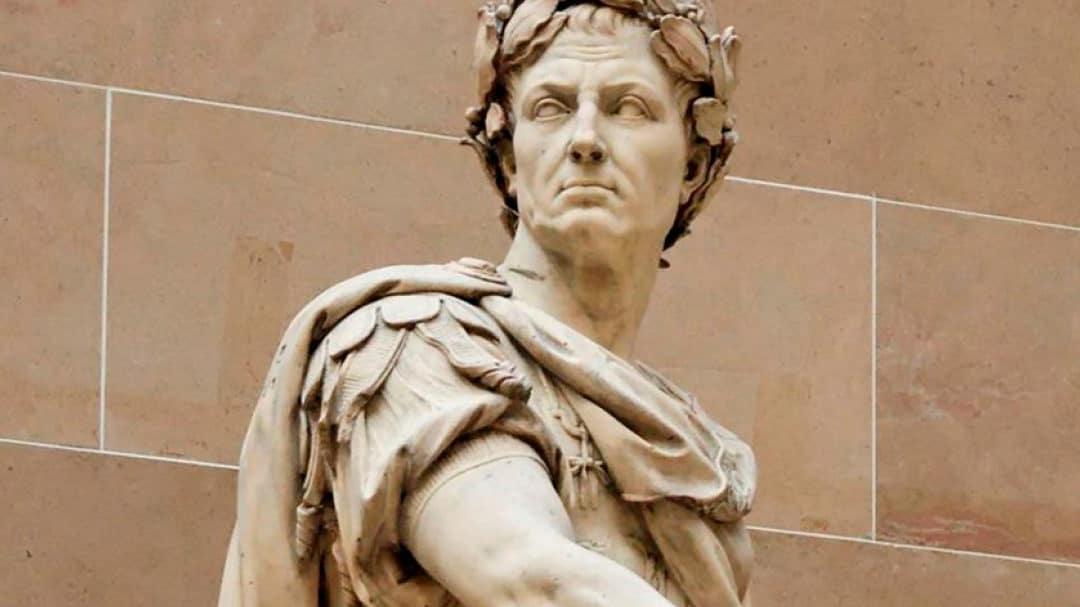 43 frases de julio cesar en latin descubre las palabras inmortales del gran general romano