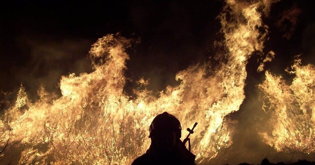 40 frases inspiradoras de bomberos forestales valentia sacrificio y pasion por proteger la naturaleza