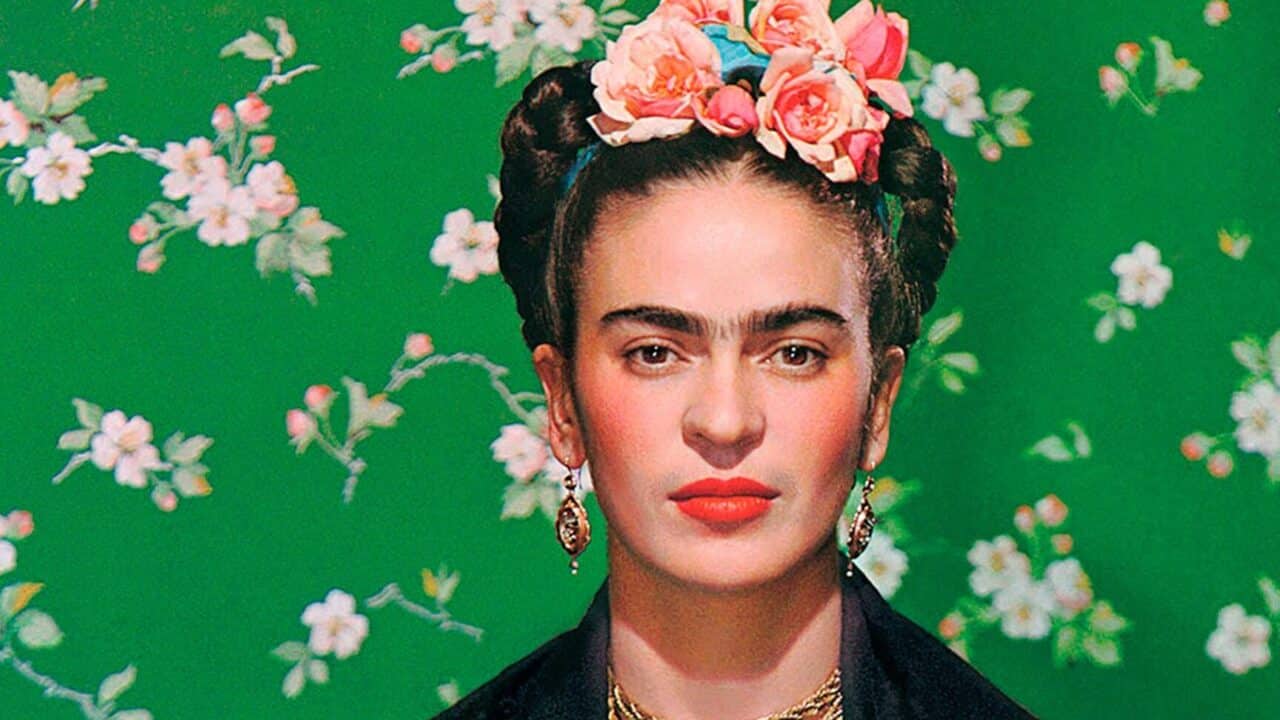 31 frases de frida kahlo mereces un amor que te haga volar